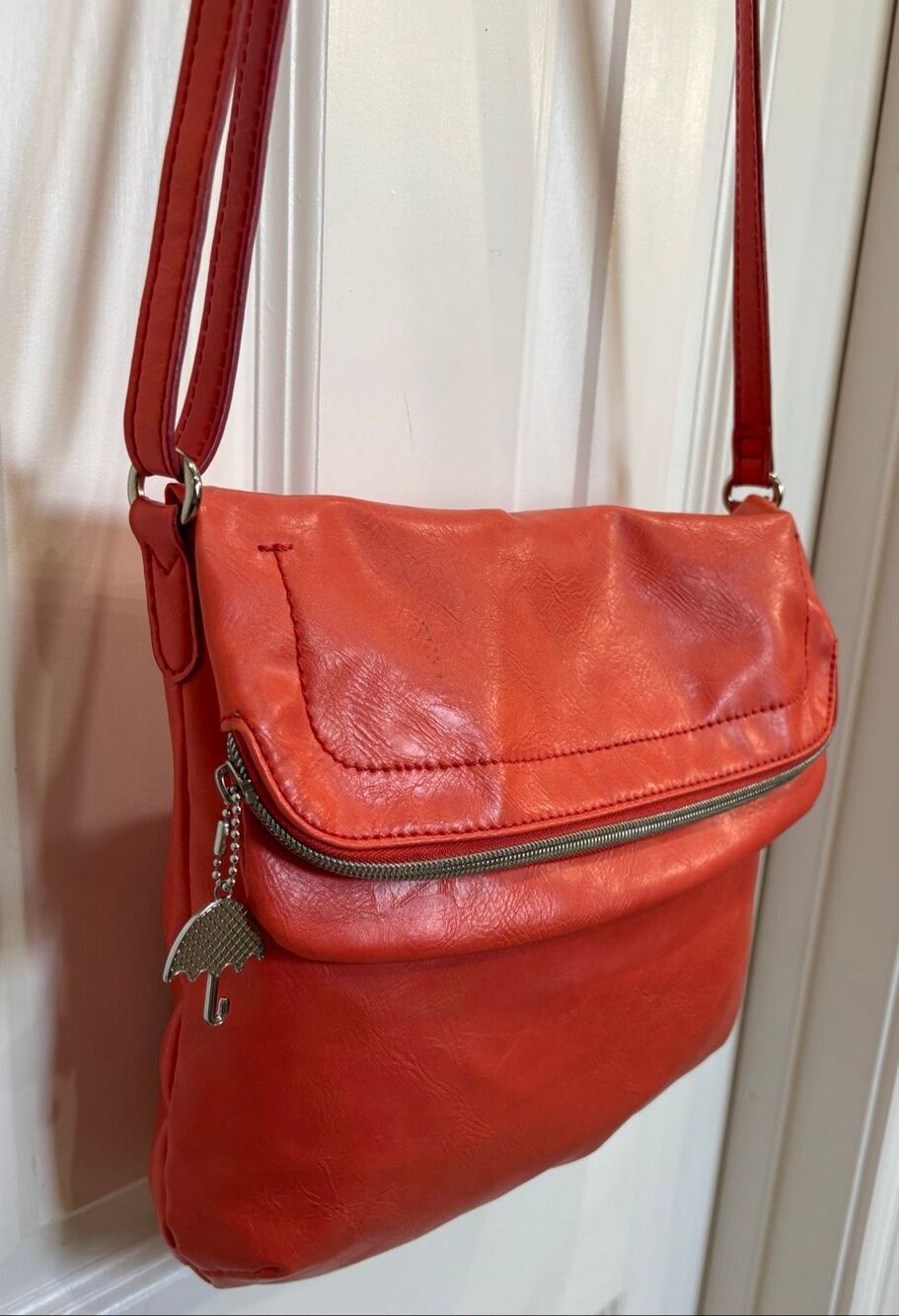 RELIC by Fossil - Foldover Crossbody in Soft Orange Faux Leather/Great Condition - Picture 4 of 13